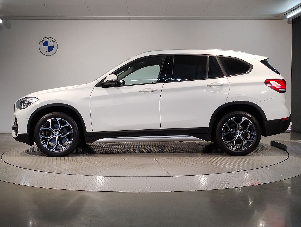 X1 sDrive18i RHD
