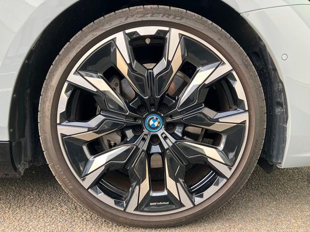 BMW i5 eDrive40 Sedan RHD