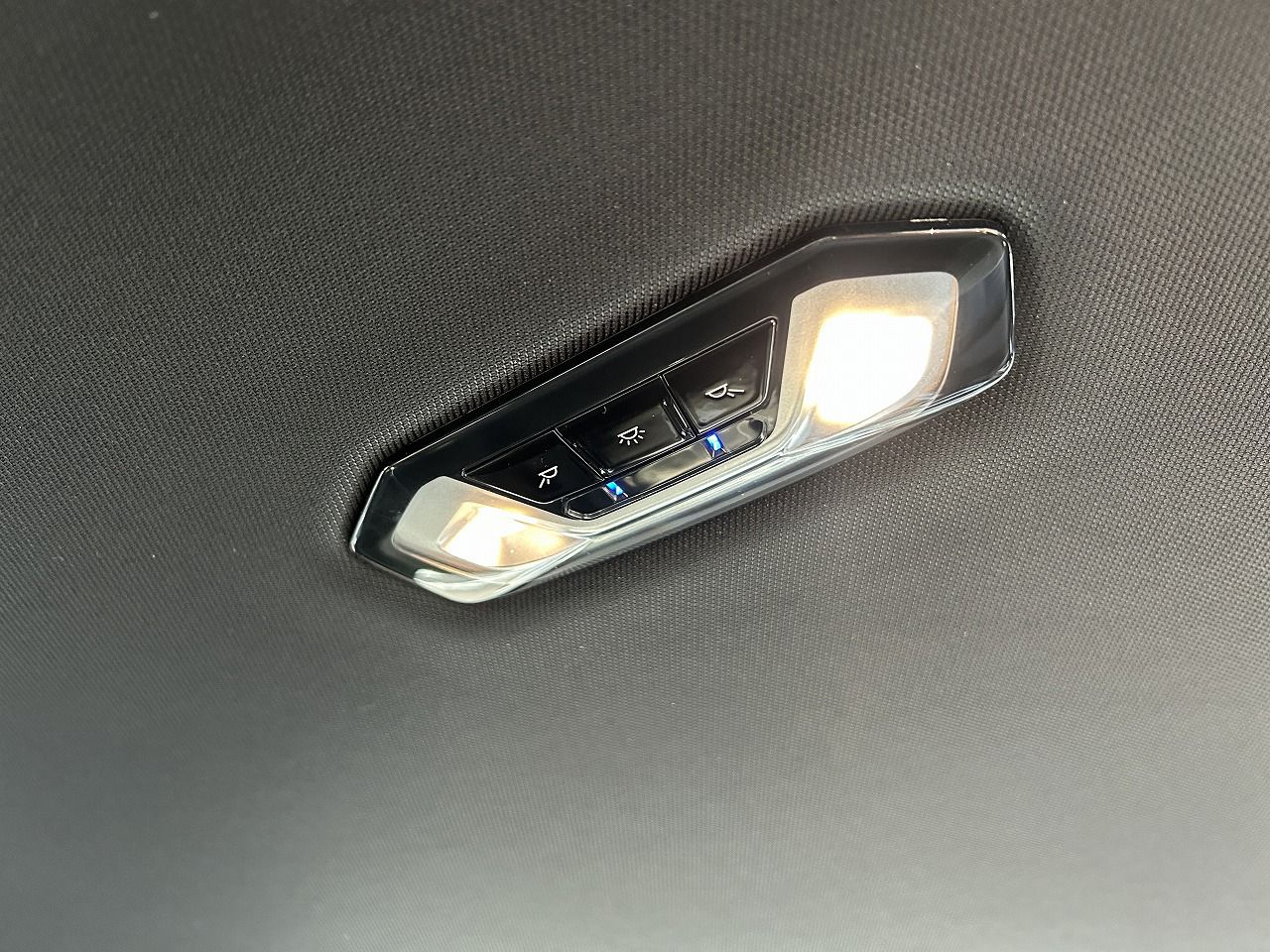 G20 320d xDrive RHD Saloon