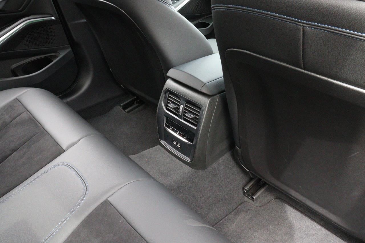 320d xDrive Berline RHD