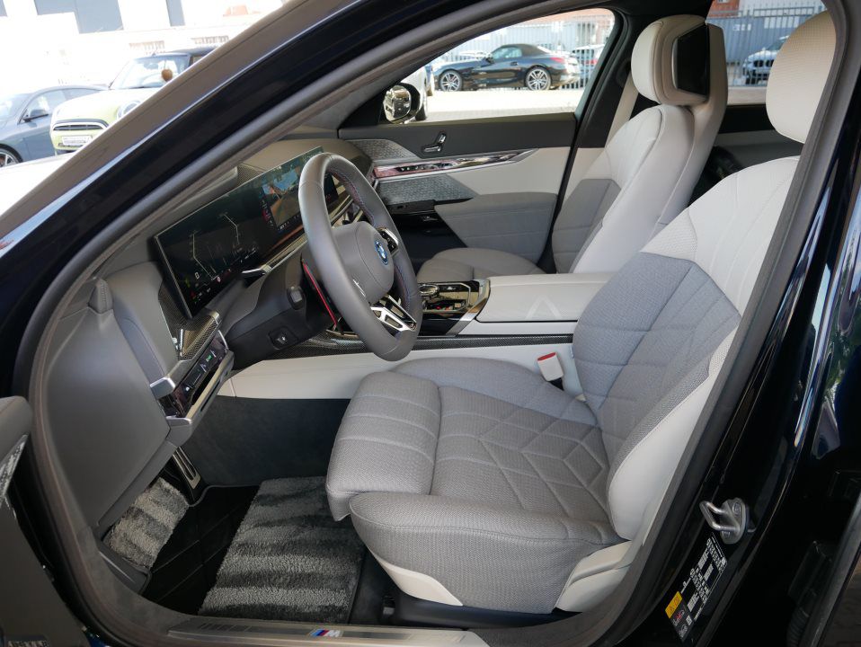BMW 760