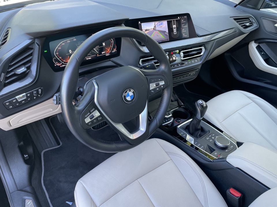 BMW 218