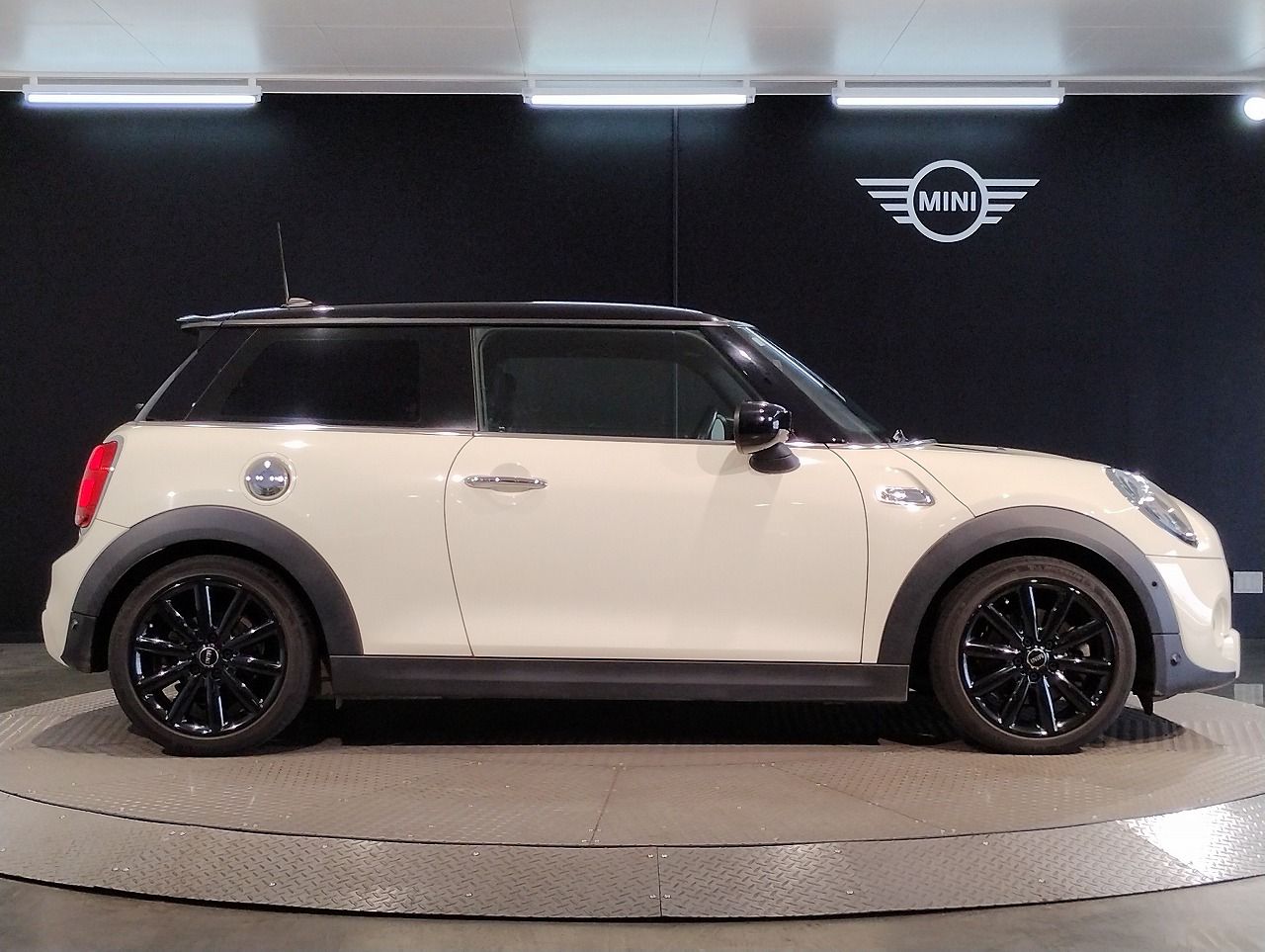 F56 COOPER S D(AT)