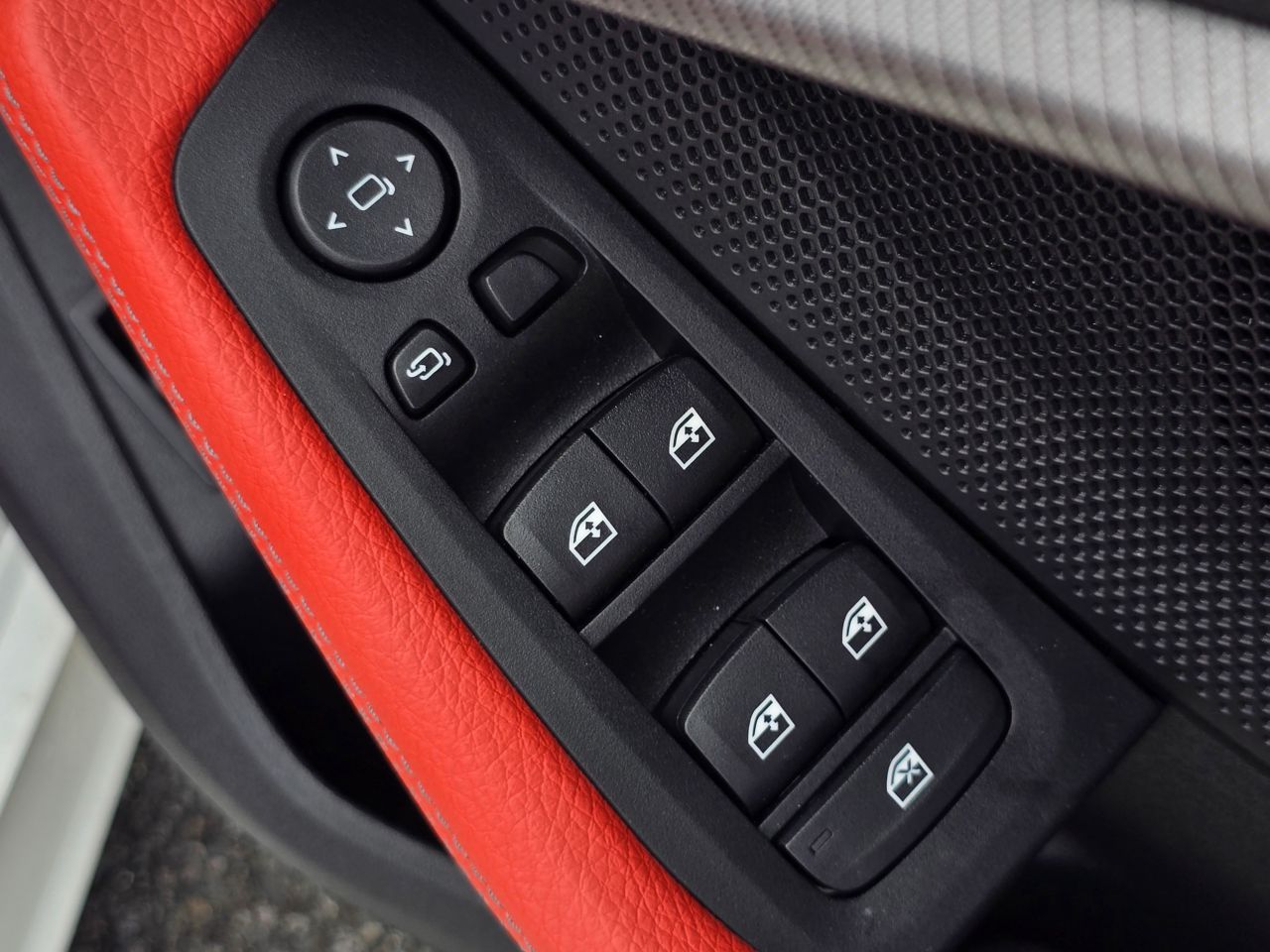 F40 118d Sports Hatch 5-door B47 2.0d