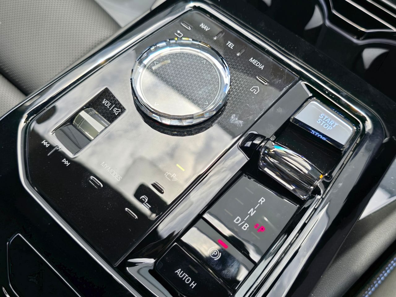 BMW i5 eDrive40 M Sport RHD