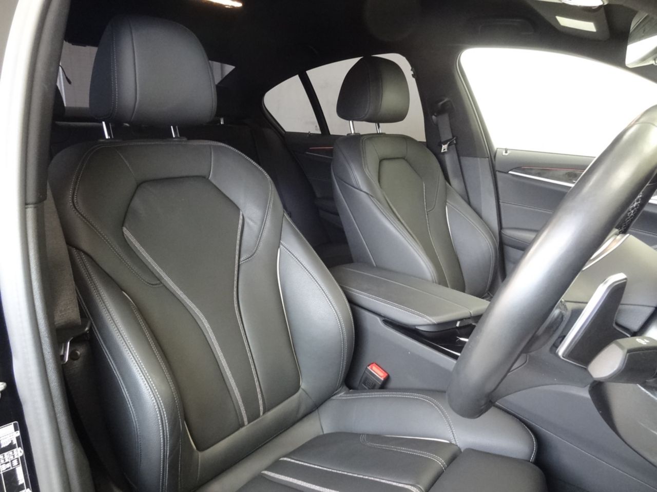 520d xDrive Sedan RHD
