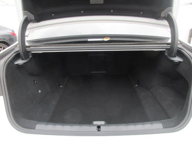 i7 xDrive60 Sedan RHD