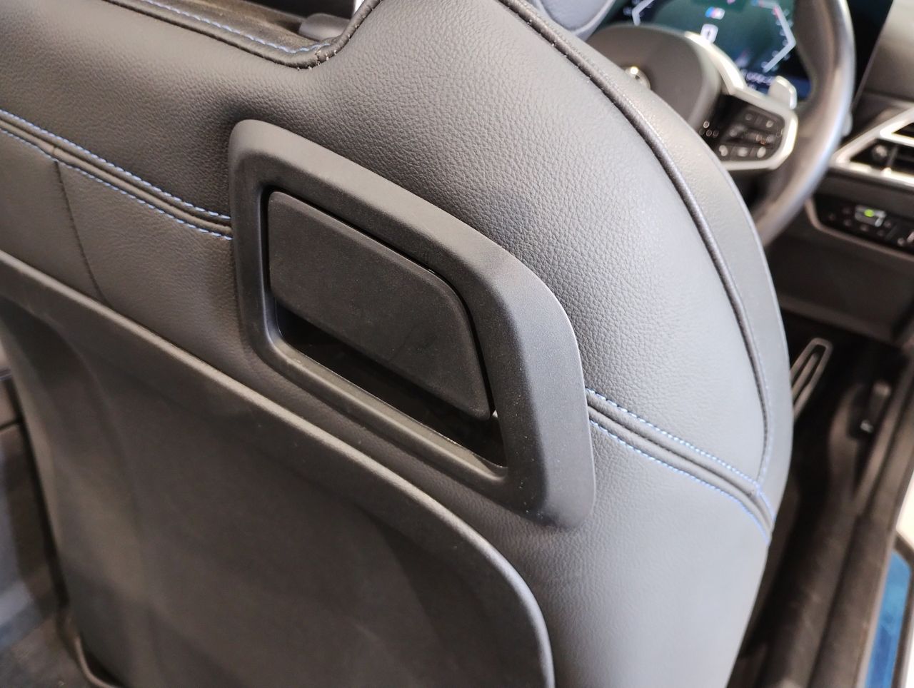 G** M*** x***** C********** *** B** 3.** RHD