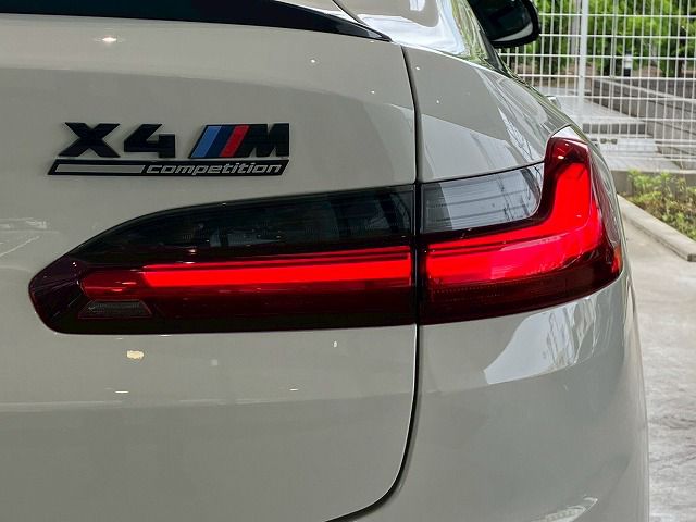 X4 M RHD