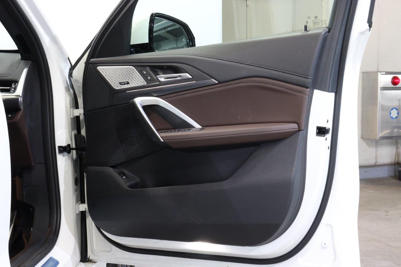 U11 iX1 xDrive30