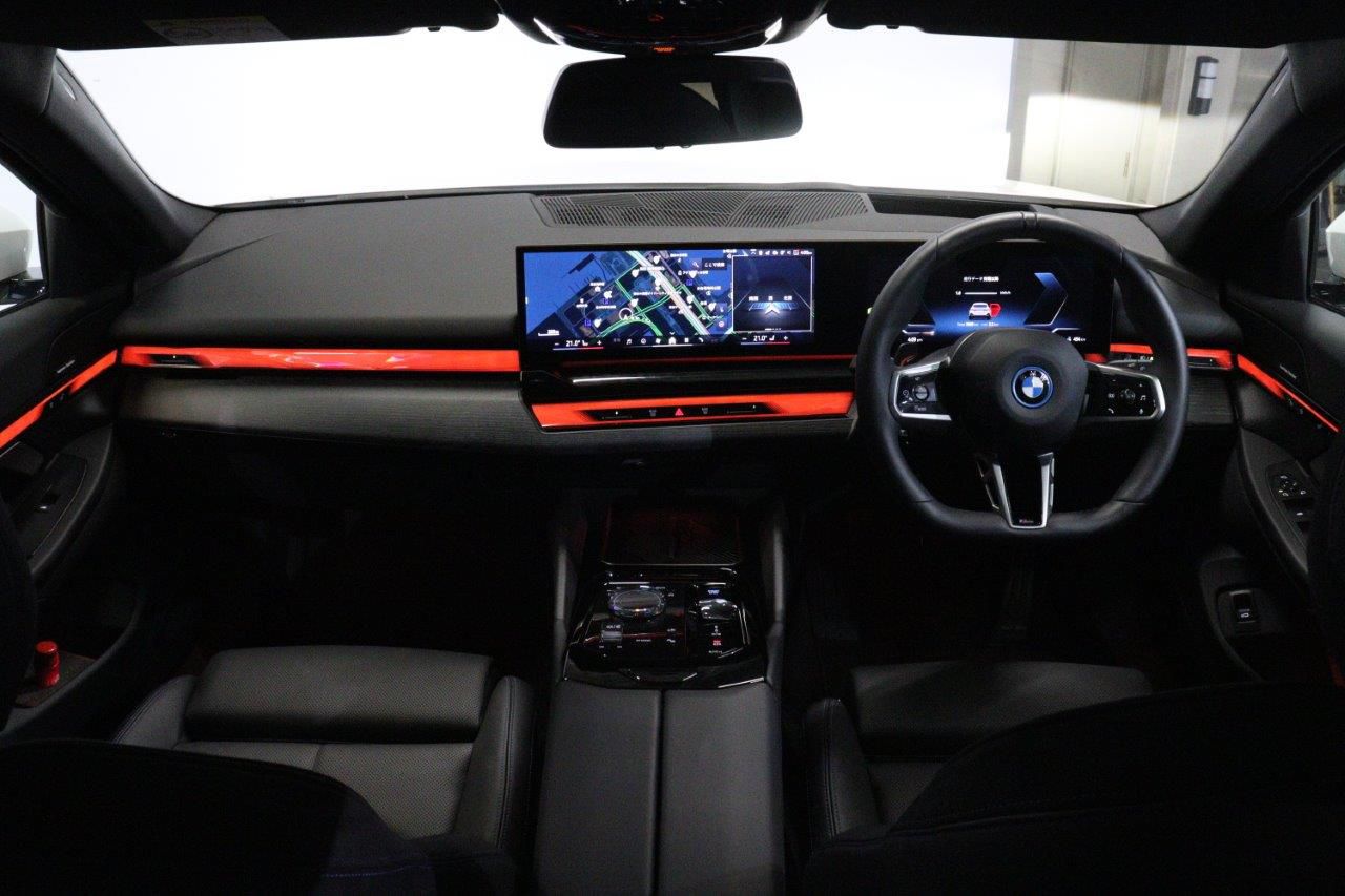 BMW i5 eDrive40 M Sport RHD