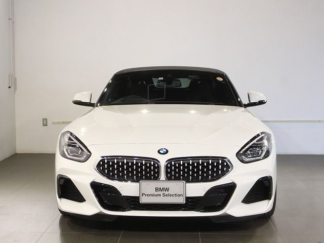 G29 z4 sDrive20i RHD