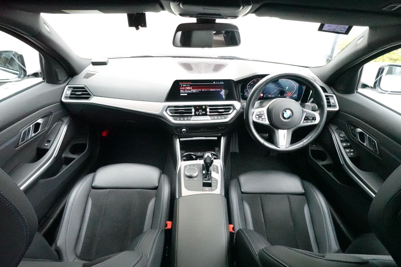G20 320i Saloon RHD TU