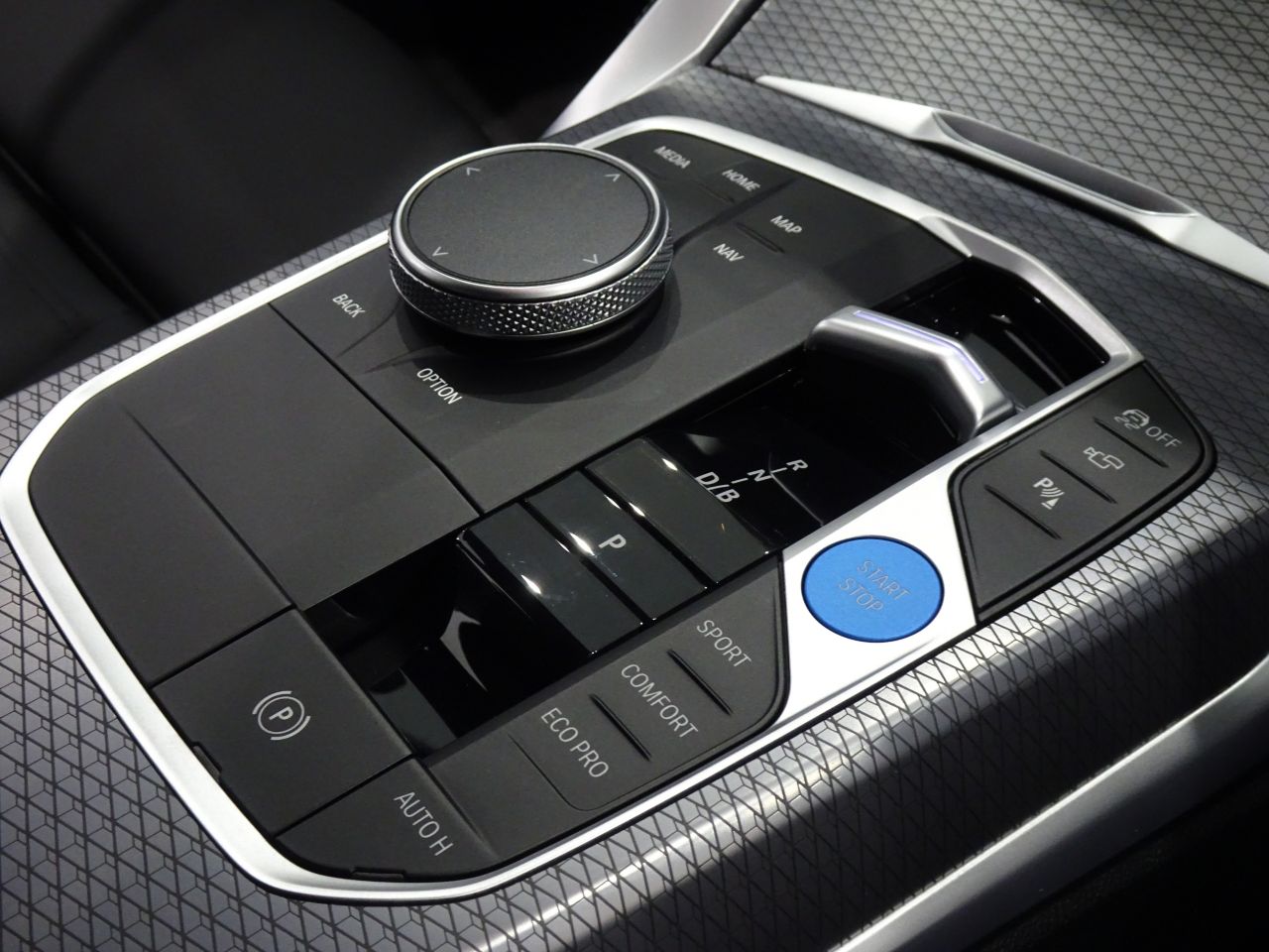G26 i4 eDrive40 RHD