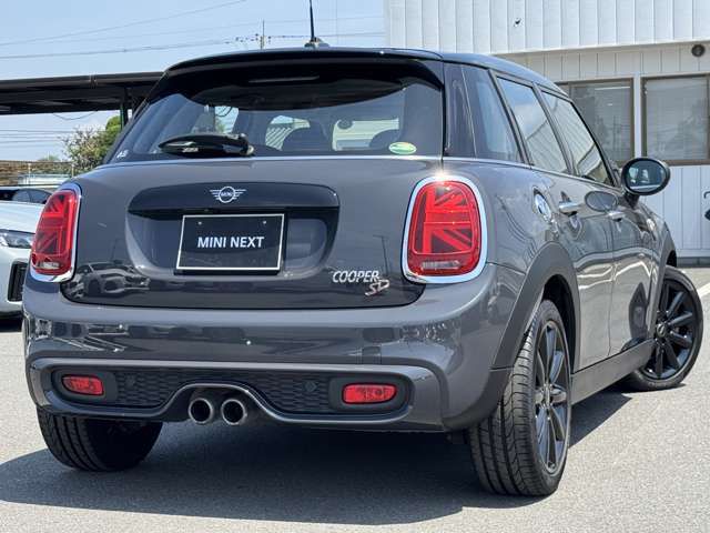 F55 COOPER S D(AT)