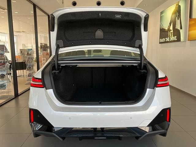 520i Sedan RHD
