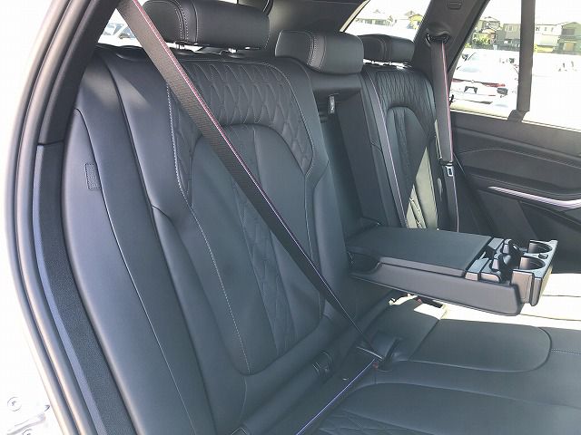 X5 M60i xDrive RHD