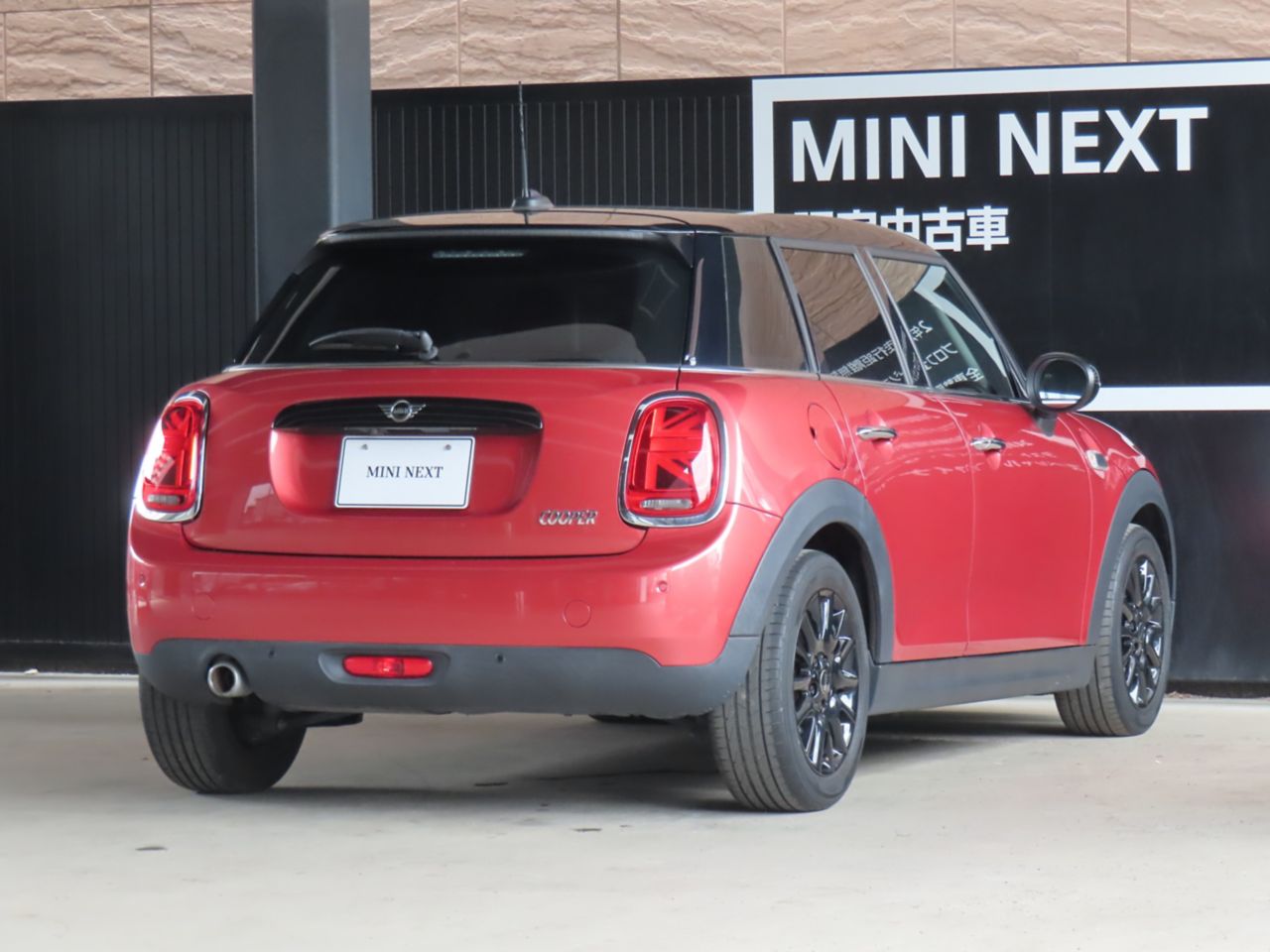 F55 MINI Cooper 5-Door Hatch LCI