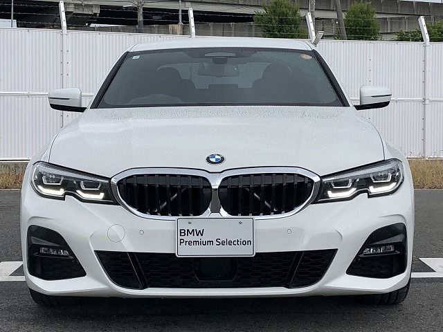 320i Sedan RHD