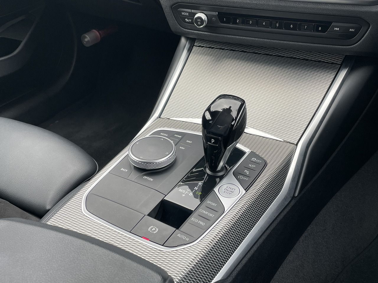 G20 320d xDrive RHD Saloon