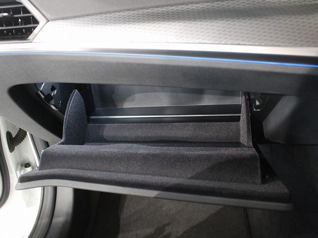 G26 i4 eDrive40 RHD