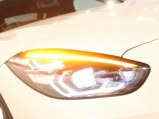 G29 z4 sDrive20i RHD