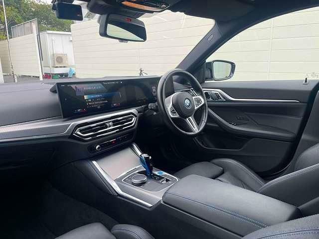 G26 i4 M50 RHD