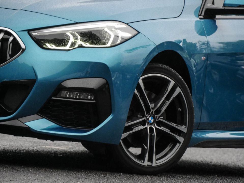 BMW 218