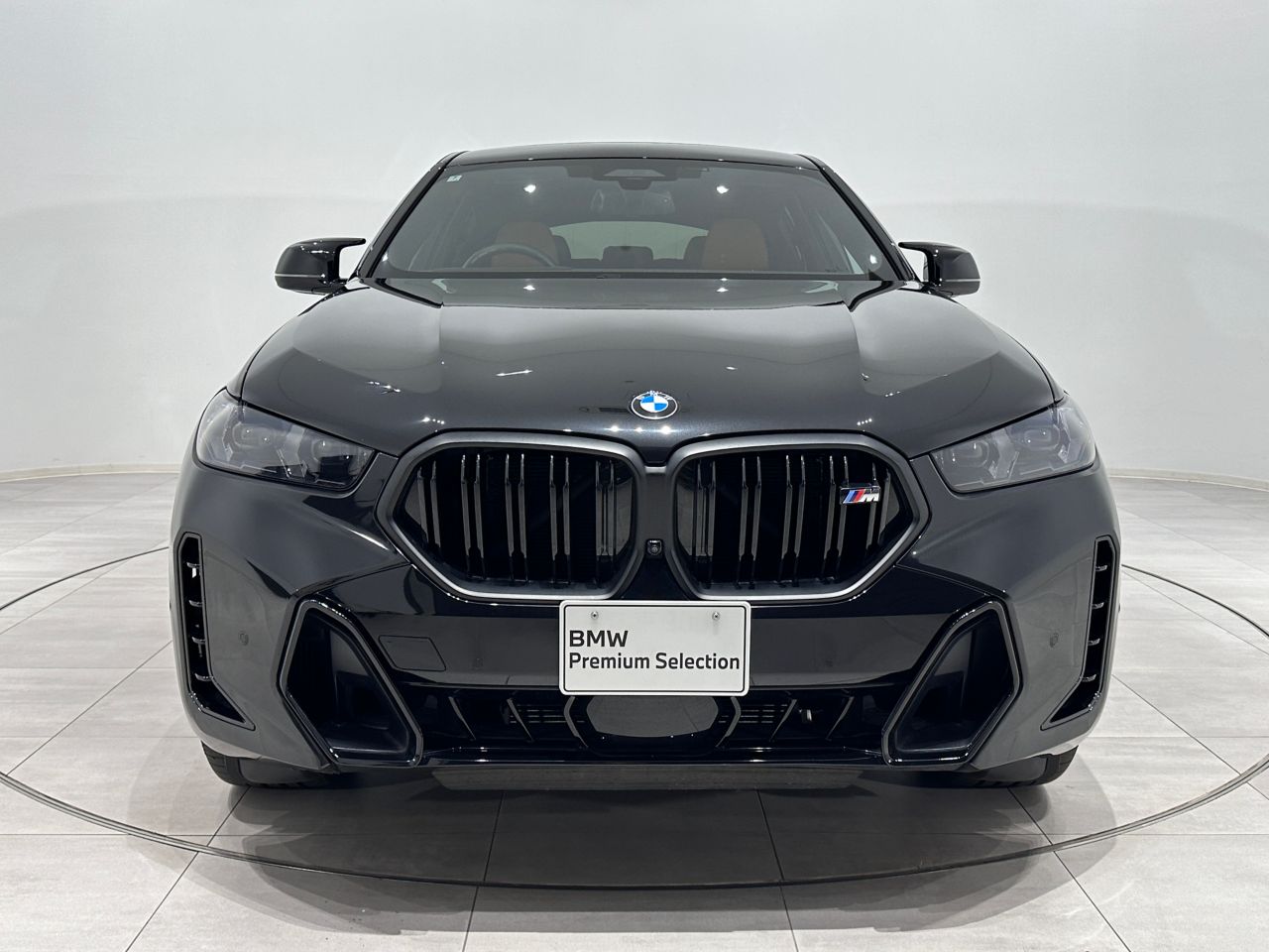 X6 M60i xDrive RHD