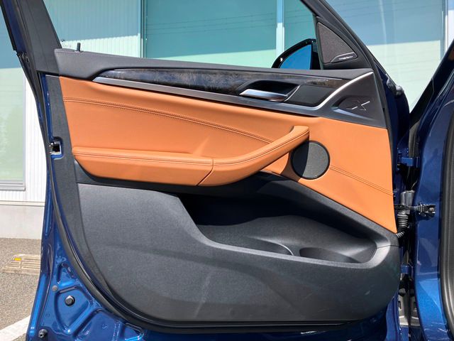 X4 M40i RHD