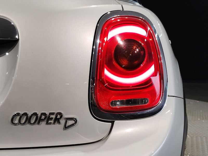 F55 COOPER D (AT)