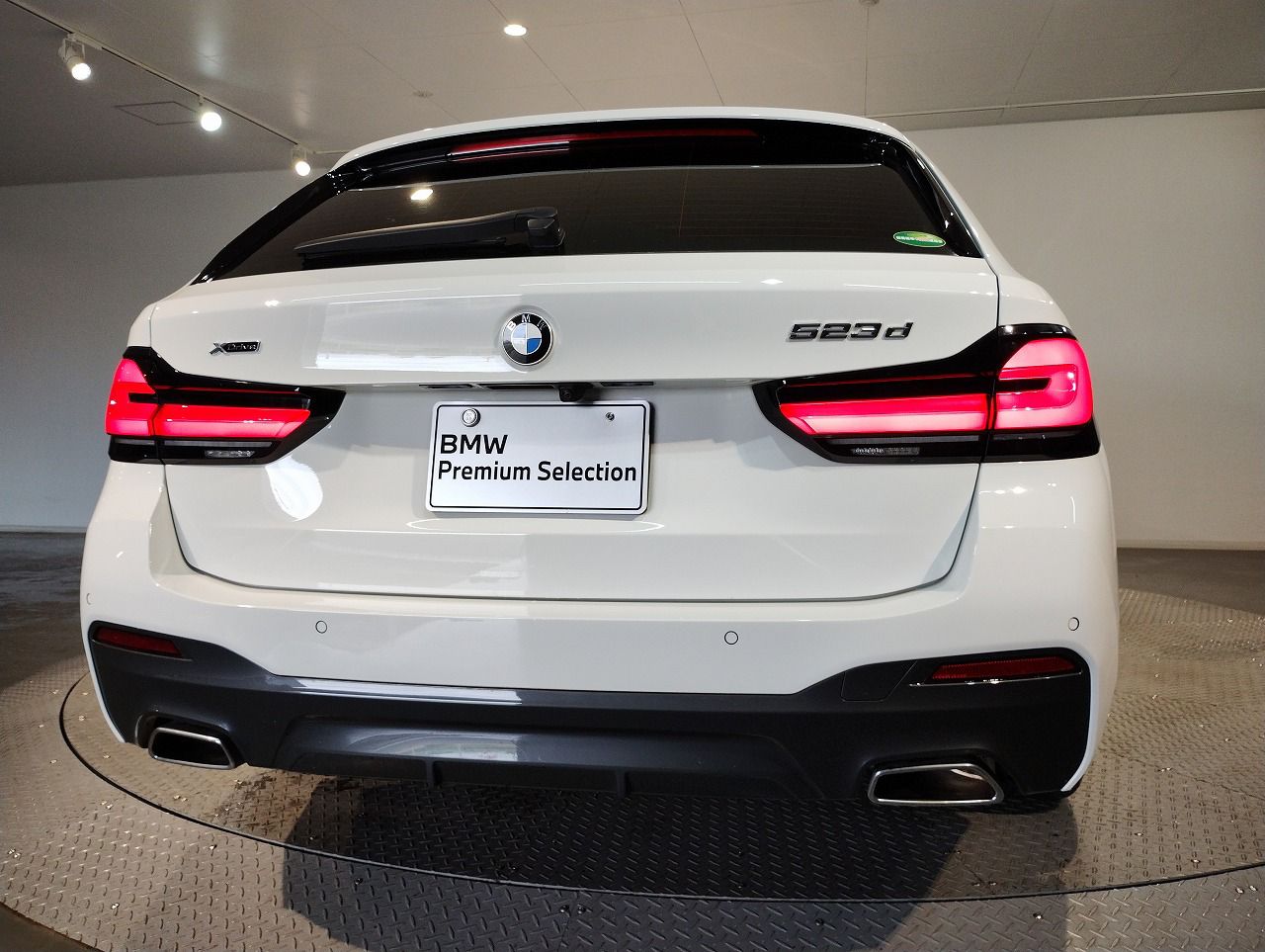 520d xDrive Touring RHD