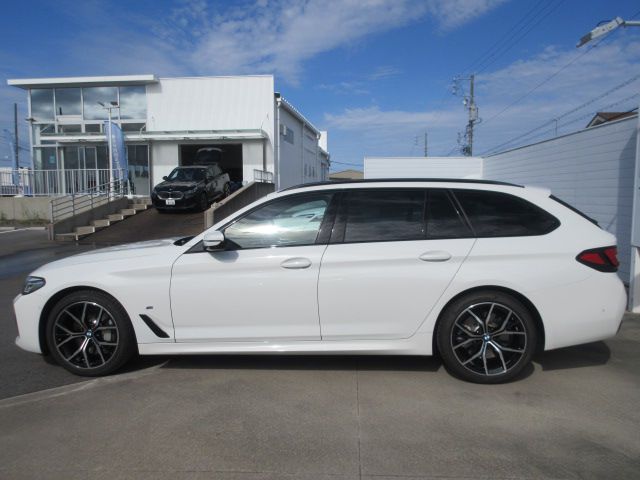 540i xDrive Touring RHD