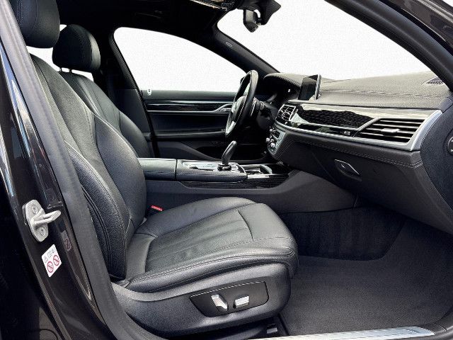 BMW 740