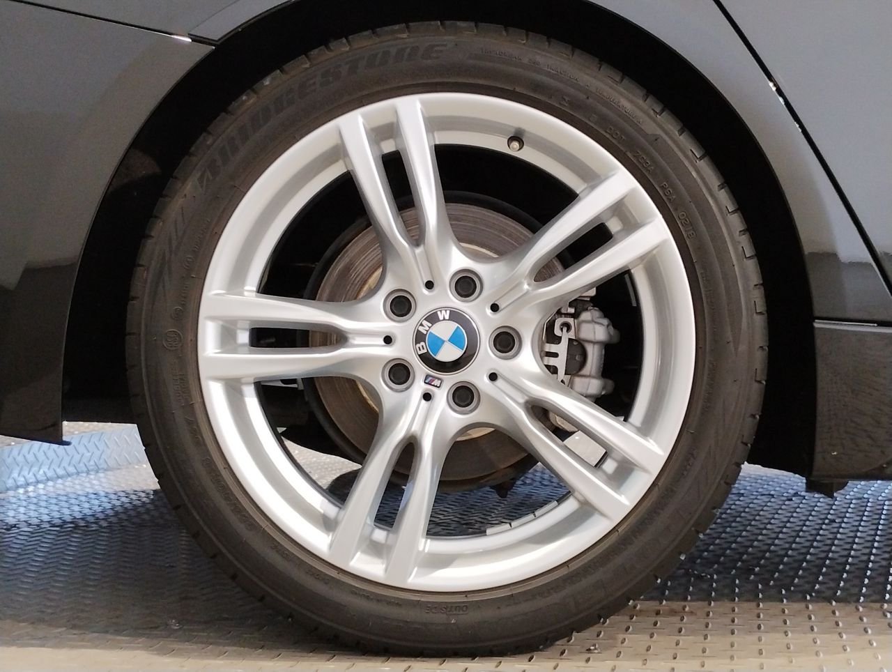 320I SEDAN RHD