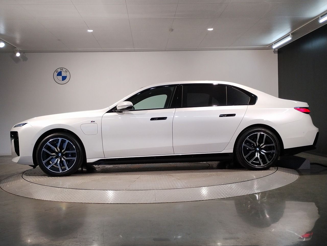 BMW i7 eDrive50 Sedan RHD