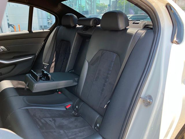 G20 320i Saloon RHD TU