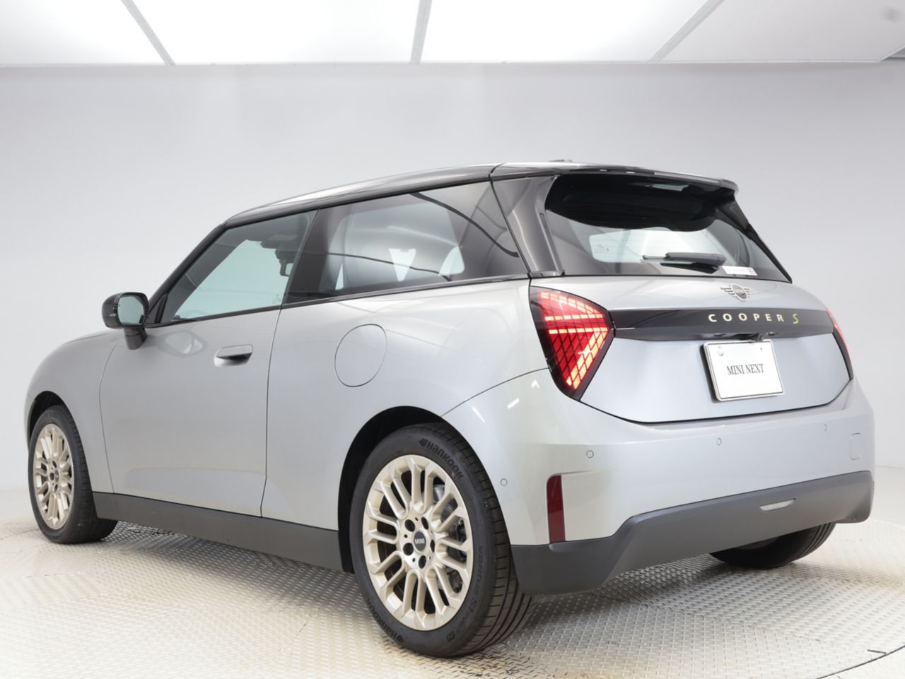 J01 MINI Cooper SE