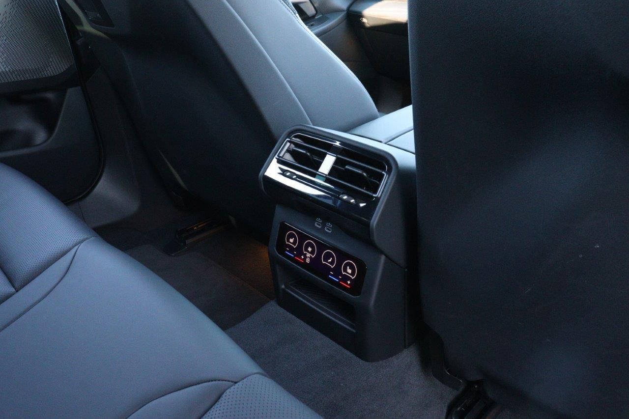 BMW i5 eDrive40 Sedan RHD