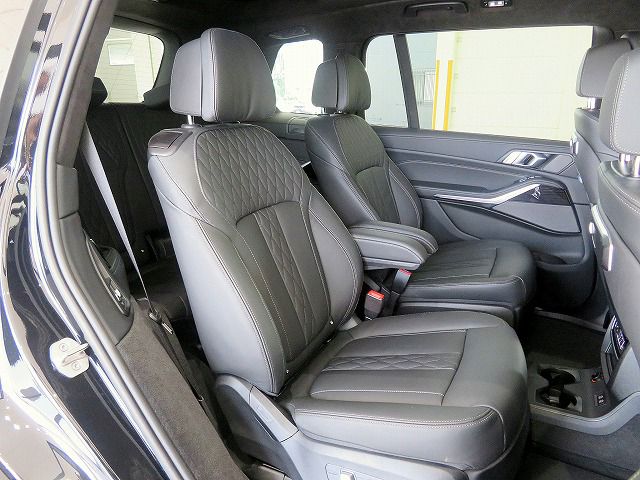 X7 xDrive40d RHD US