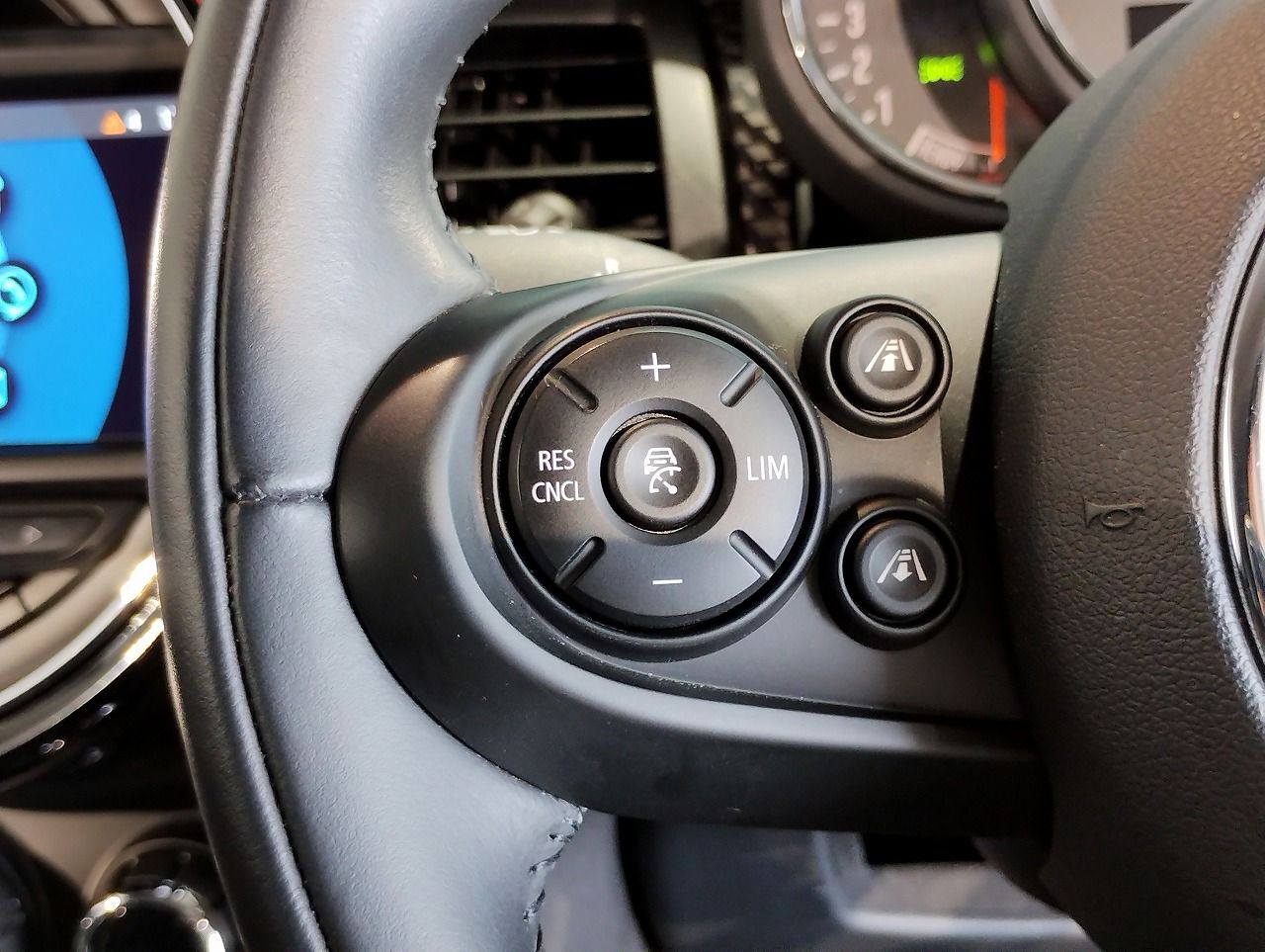 F56 COOPER S D(AT)