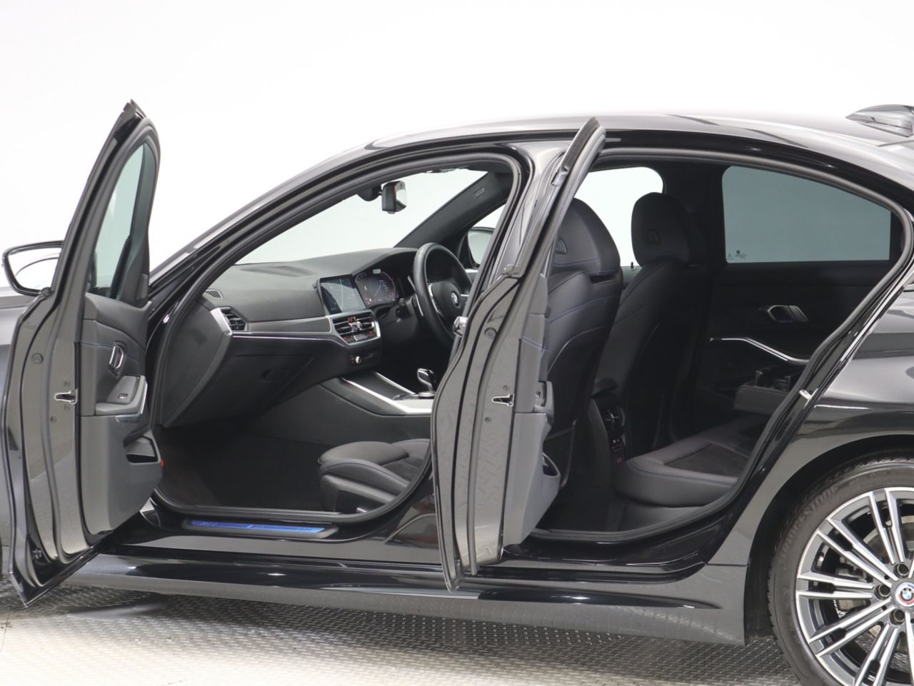 G20 320i Saloon RHD MX