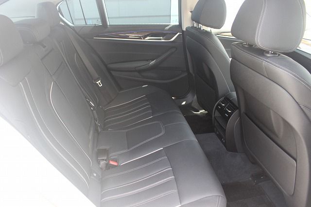 520i Sedan RHD