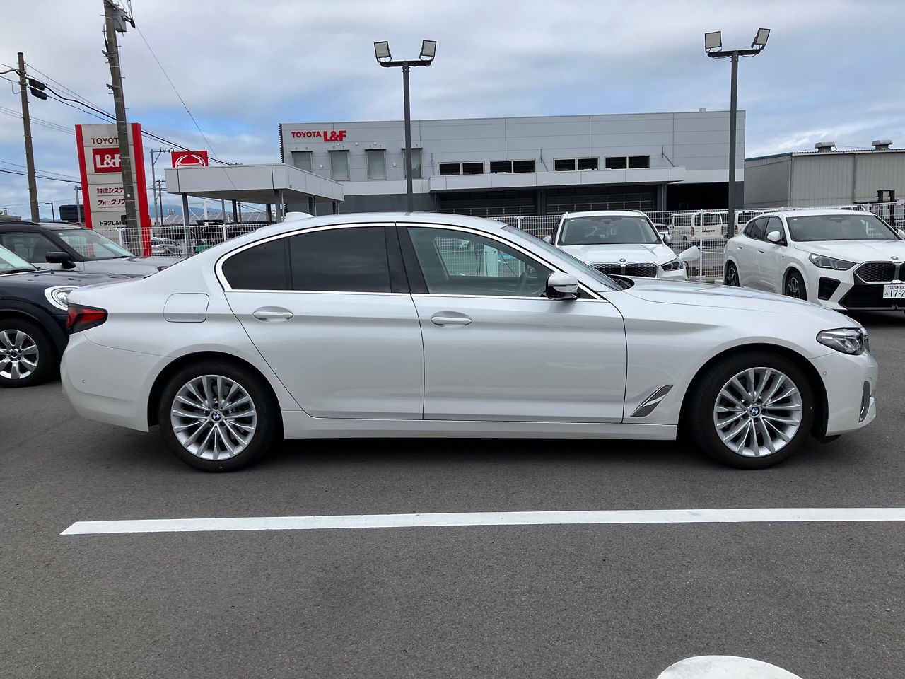 520d xDrive Sedan RHD