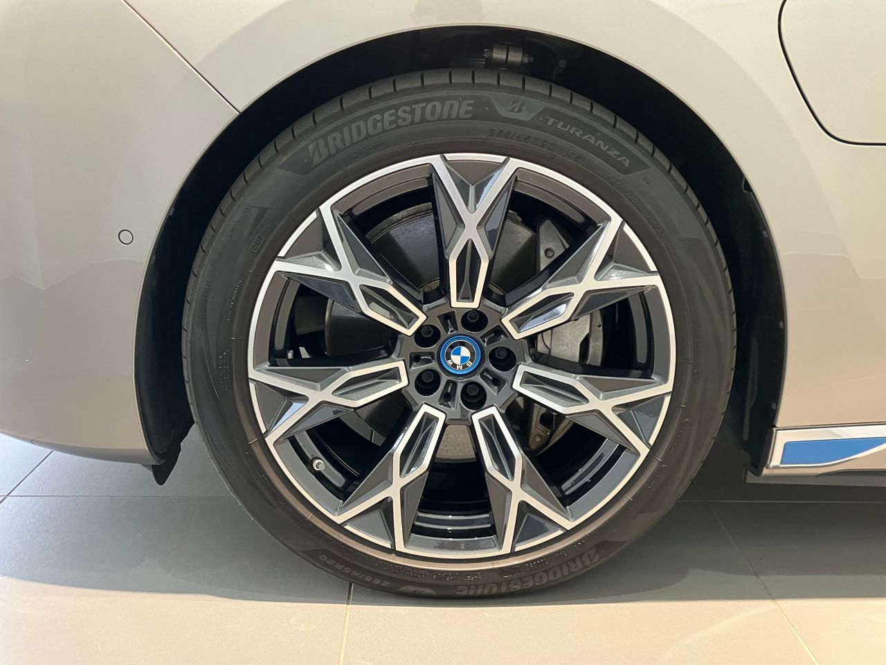 i7 xDrive60 Sedan RHD