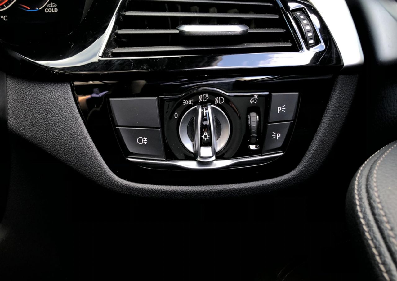 520d xDrive Sedan RHD