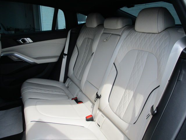 X* xDrive30d RHD