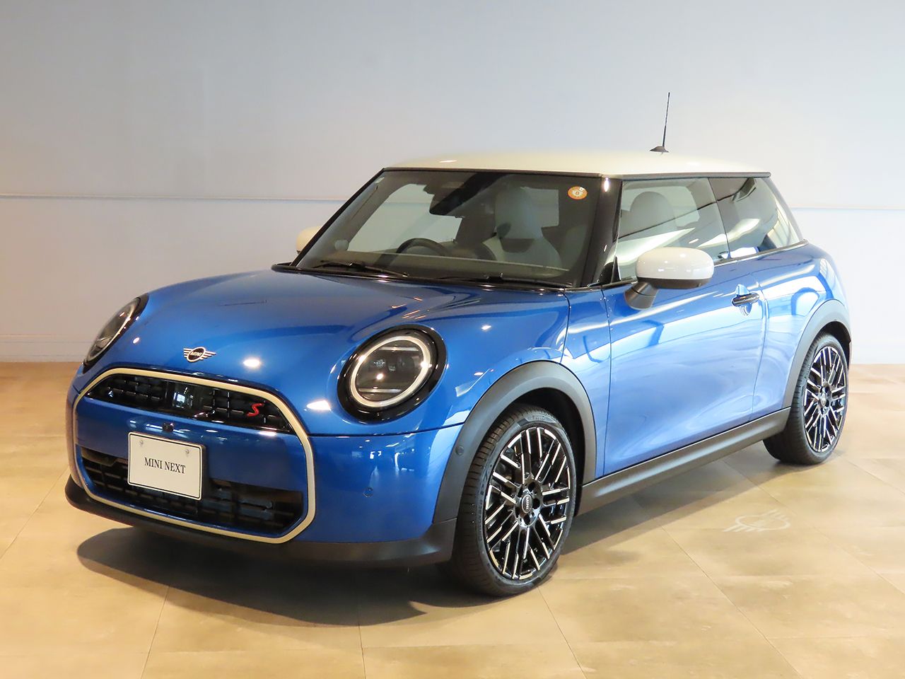THE NEW MINI COOPER (3 DOOR) S