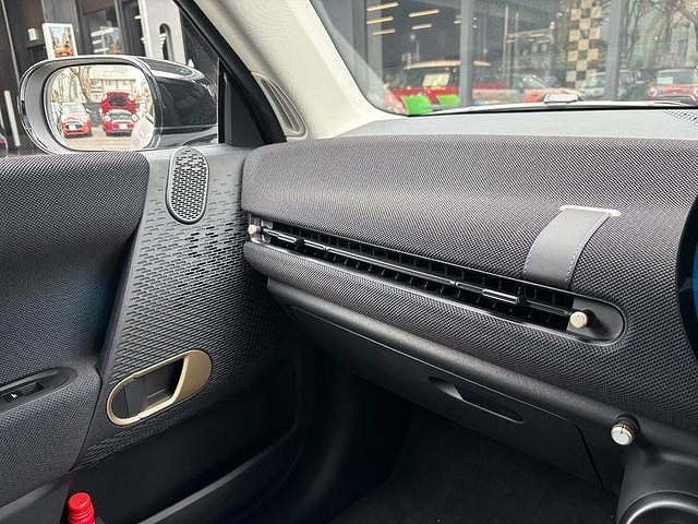 J01 MINI Cooper E