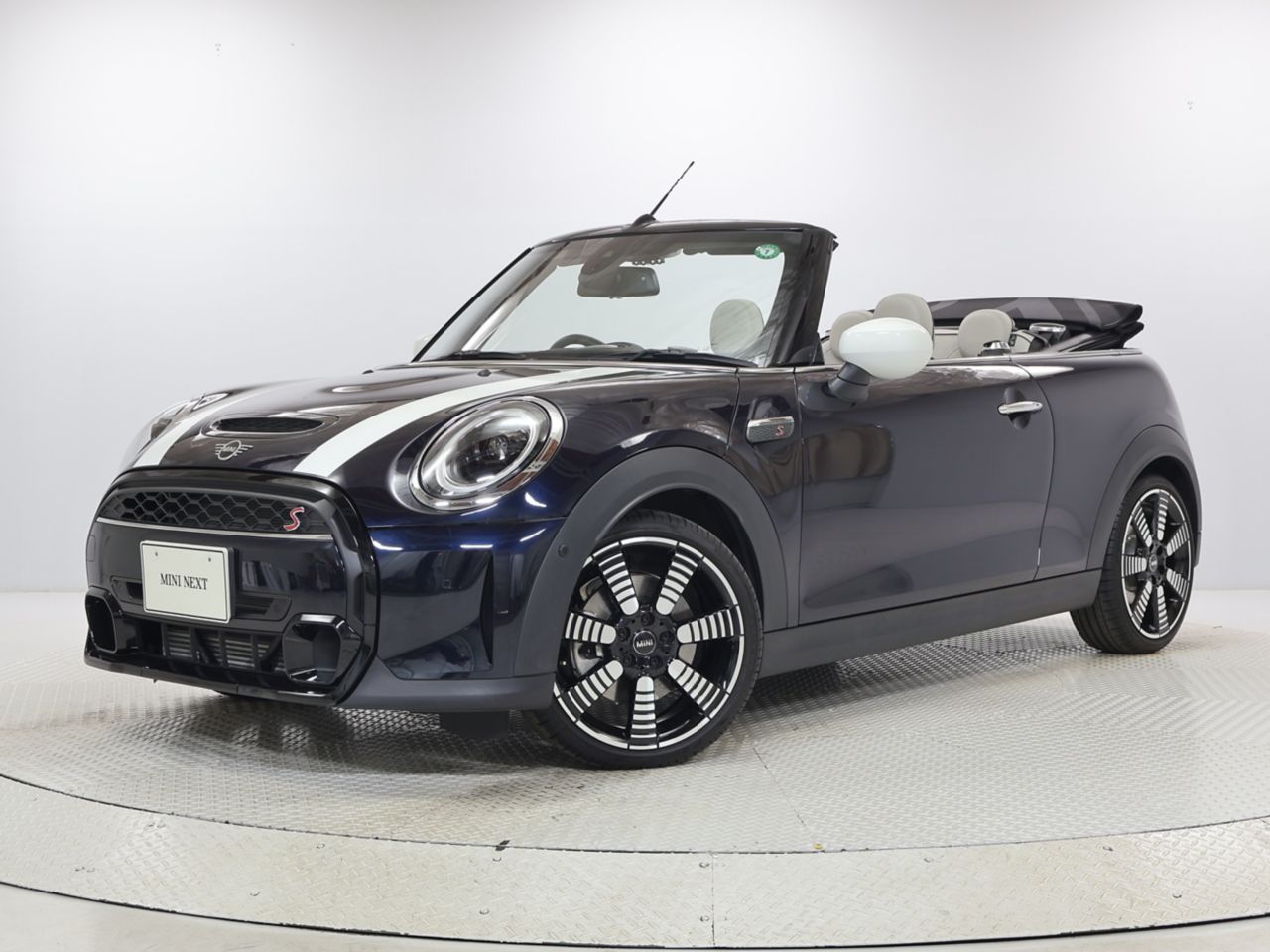 MINI COOPER S CONVERTIBLE.